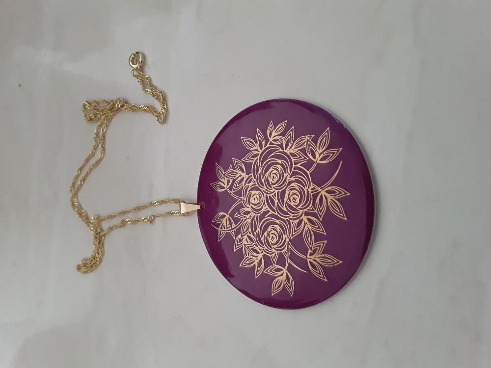 Medalha  em porcelana com impressÃ£o em ouro